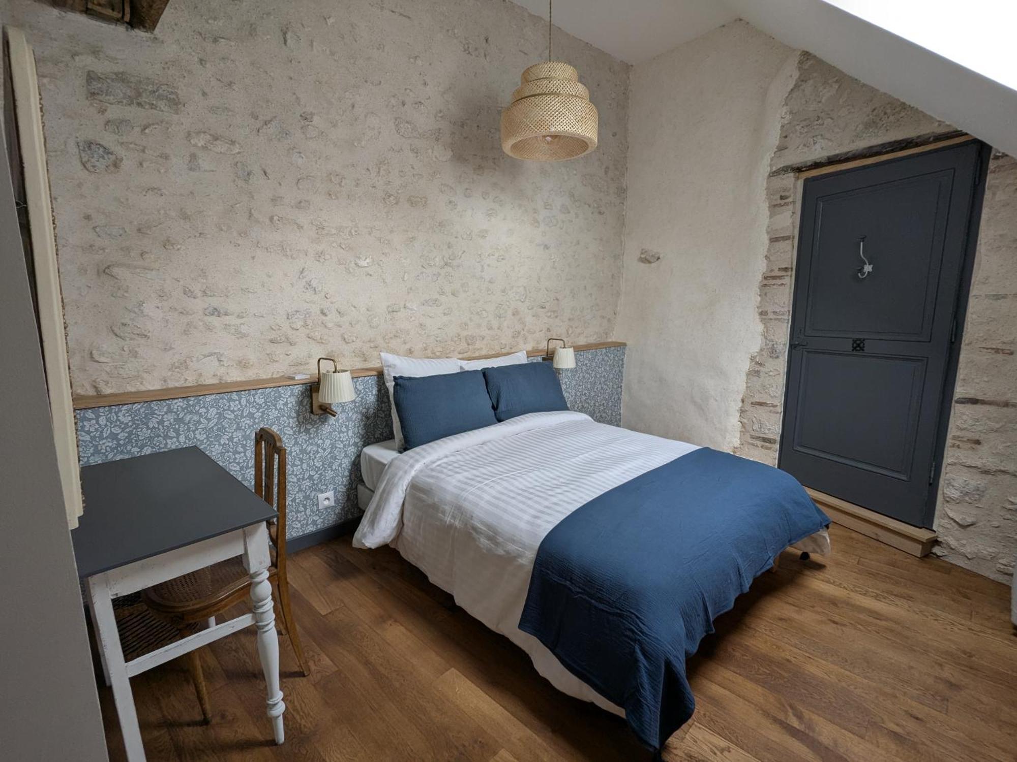 La Sourciere Beaugency Hotel Exterior photo